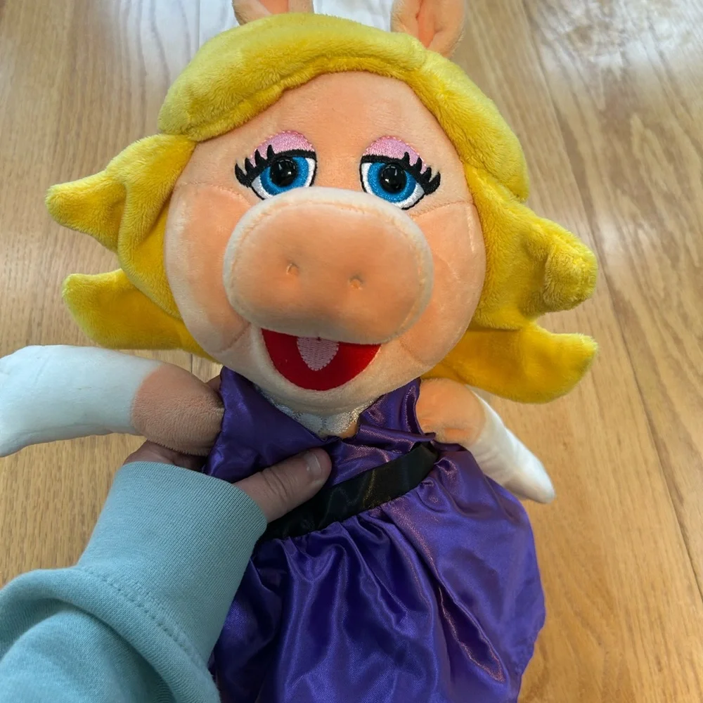 Disney Muppets Miss Piggy Scentsy Buddy Limited‎ Edition Plush 18